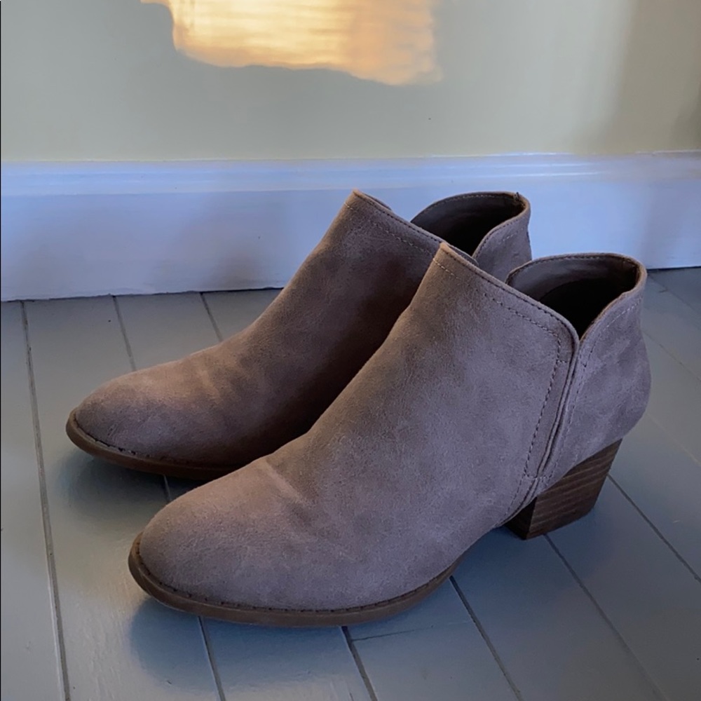 Grey short boots
